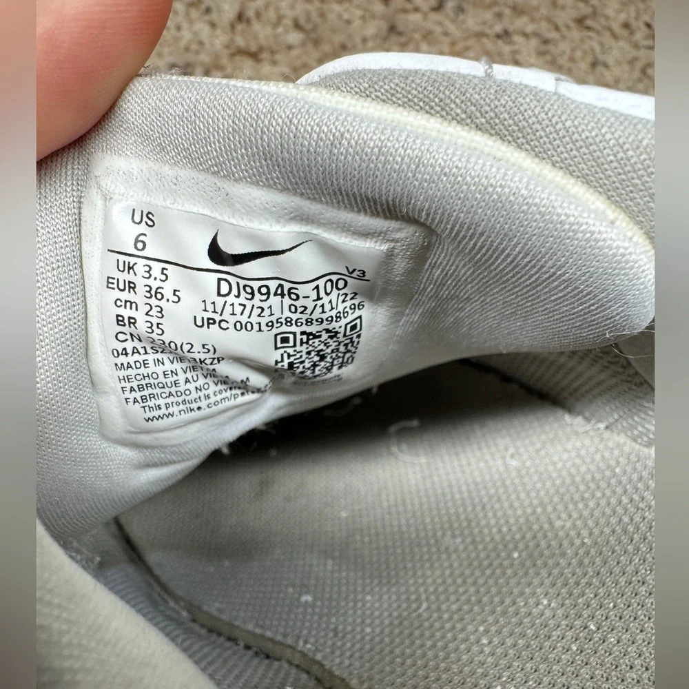 Nike Air Force 1 DJ9946-100 White Sneakers women’s size 6 - Picture 10 of 11